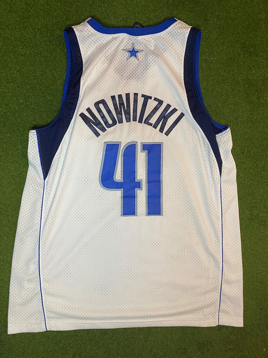 00s Dallas Mavericks - Dirk Nowitzki #41 - Nike - Vintage NBA Jersey (2XL) - Gametime Vintage