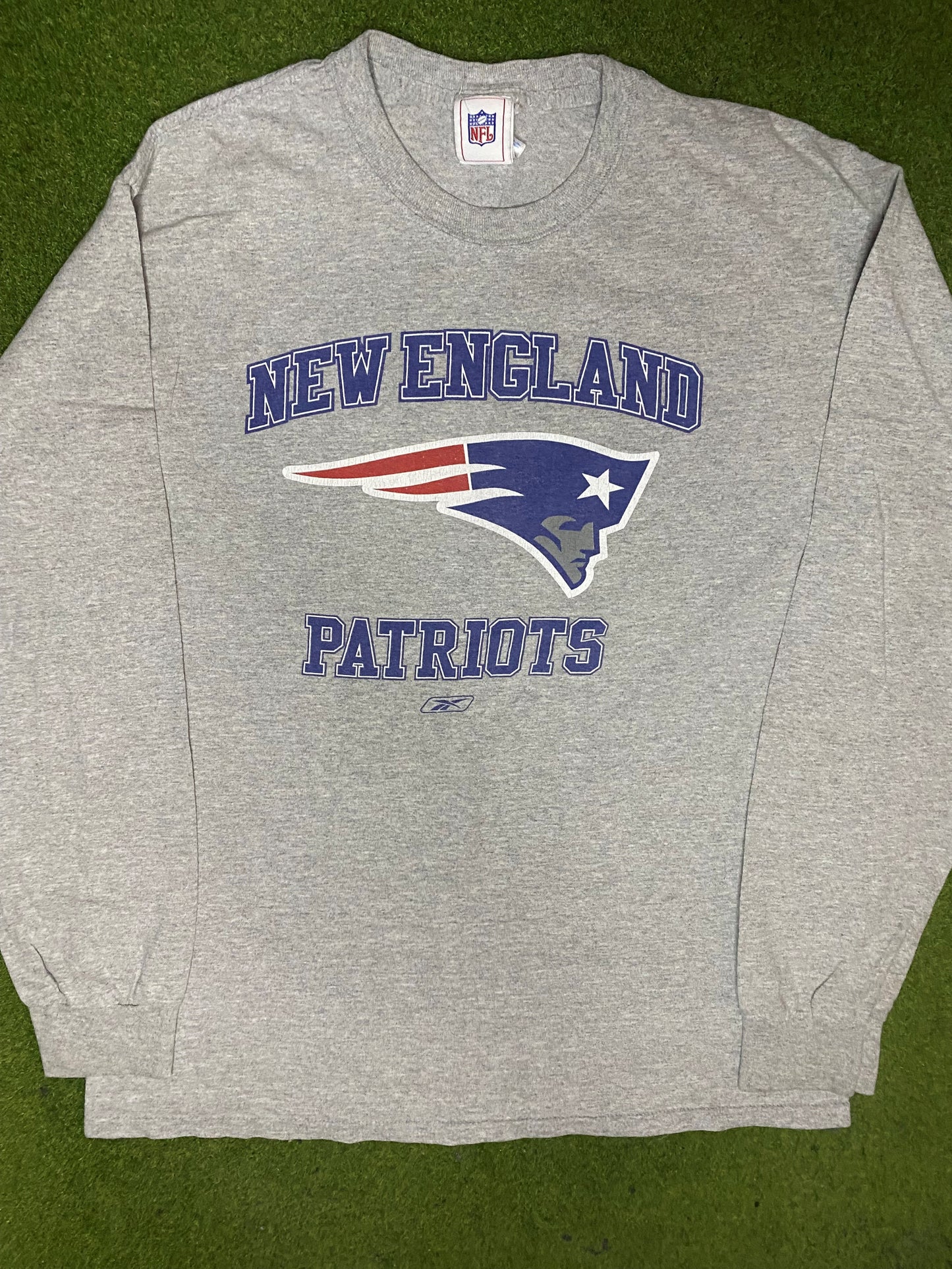 00s New England Patriots - Vintage NFL Long Sleeve (Medium) - Gametime Vintage