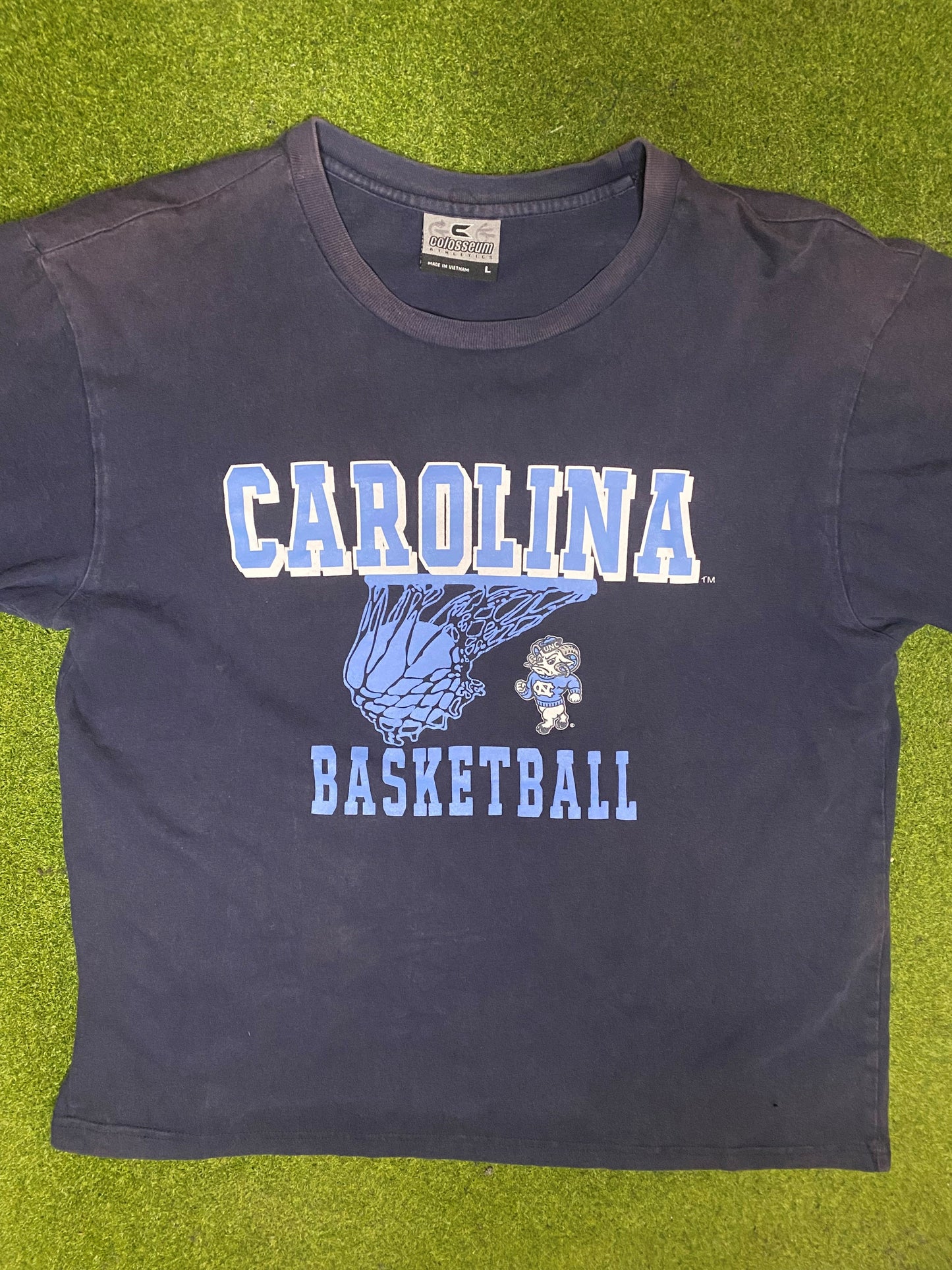 00s North Carolina Tar Heels - Vintage College Tee (Large) - Gametime Vintage