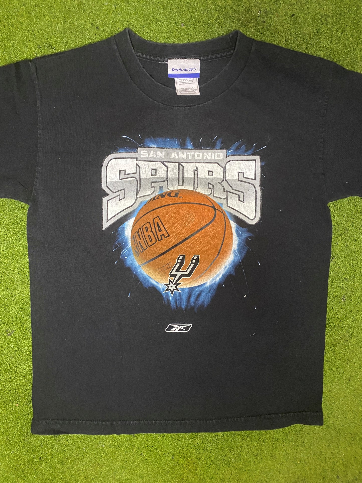00s San Antonio Spurs - Vintage NBA T-Shirt (Youth Large) - Gametime Vintage