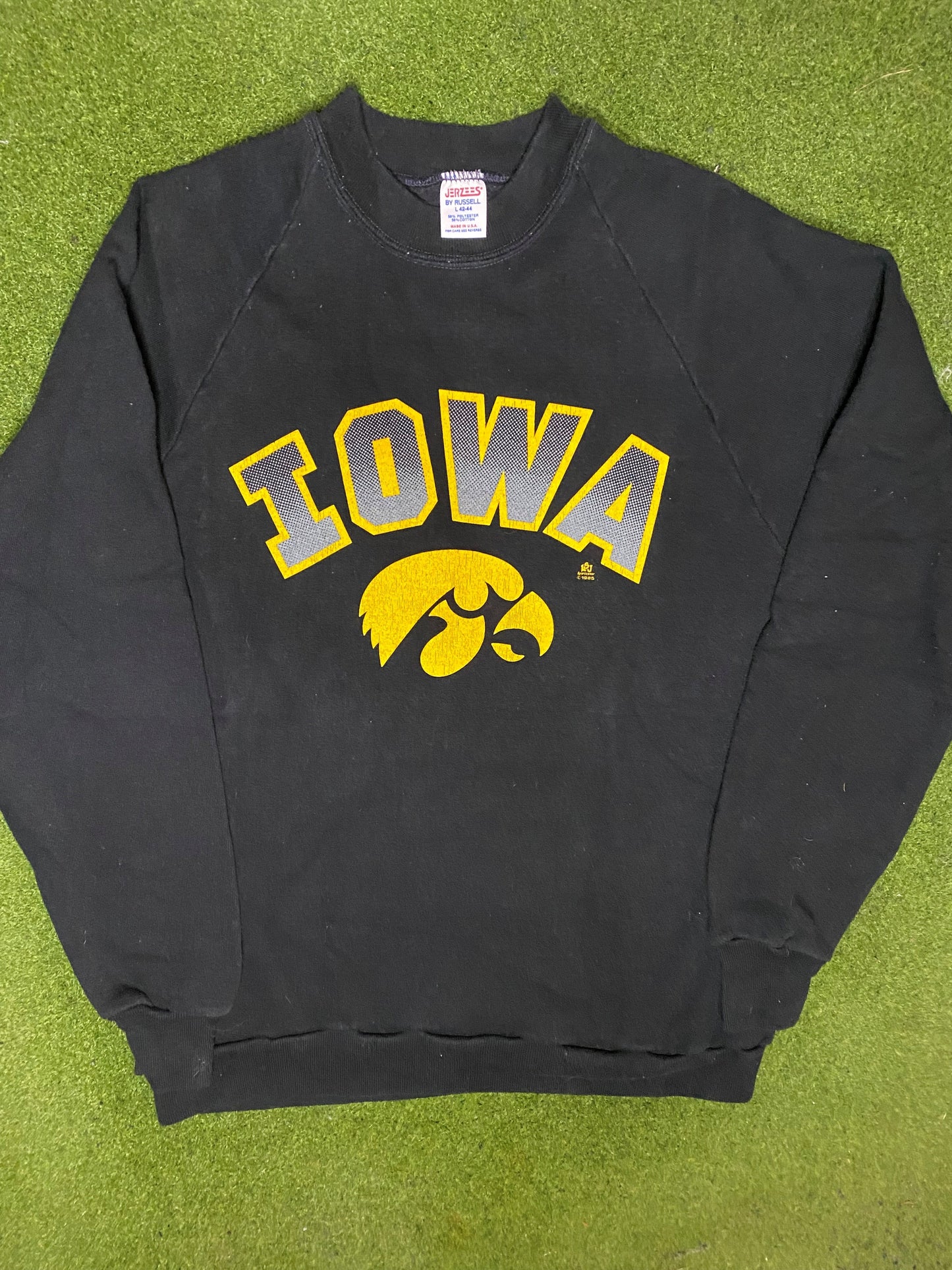 1985 Iowa Hawkeyes - Vintage College Sweatshirt (Large) - Gametime Vintage