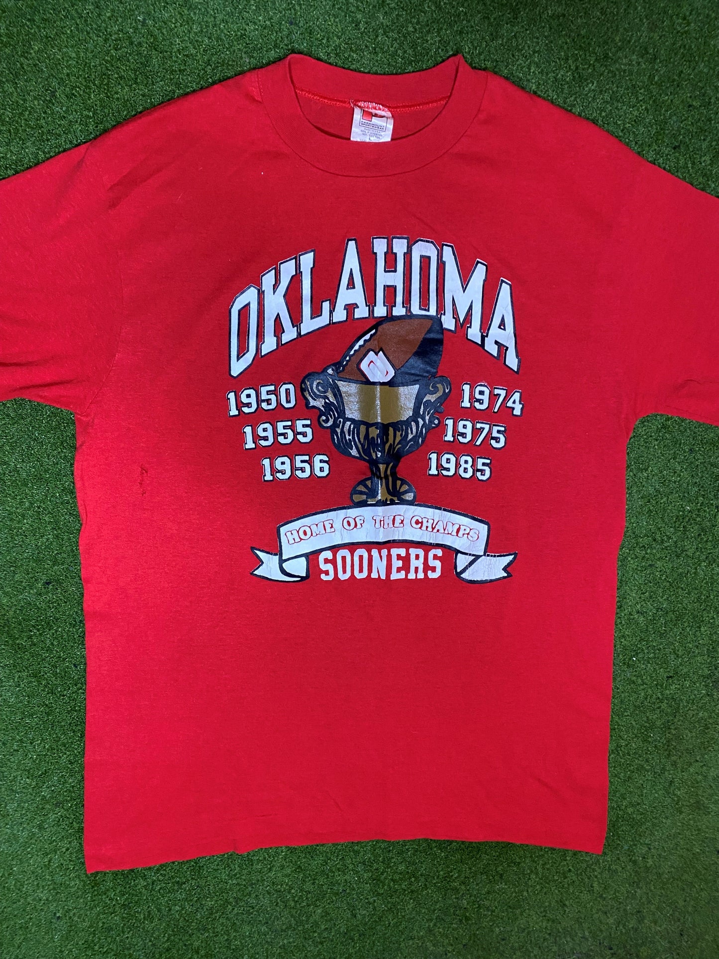 1985 Oklahoma Sooners - Home of the Champs - Vintage College Football T-Shirt (Large) - Gametime Vintage