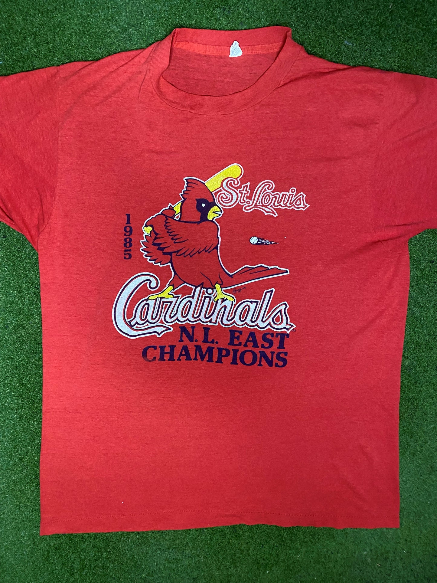 1985 St. Louis Cardinals - NL East Champs - Vintage MLB T-Shirt (XL) - Gametime Vintage