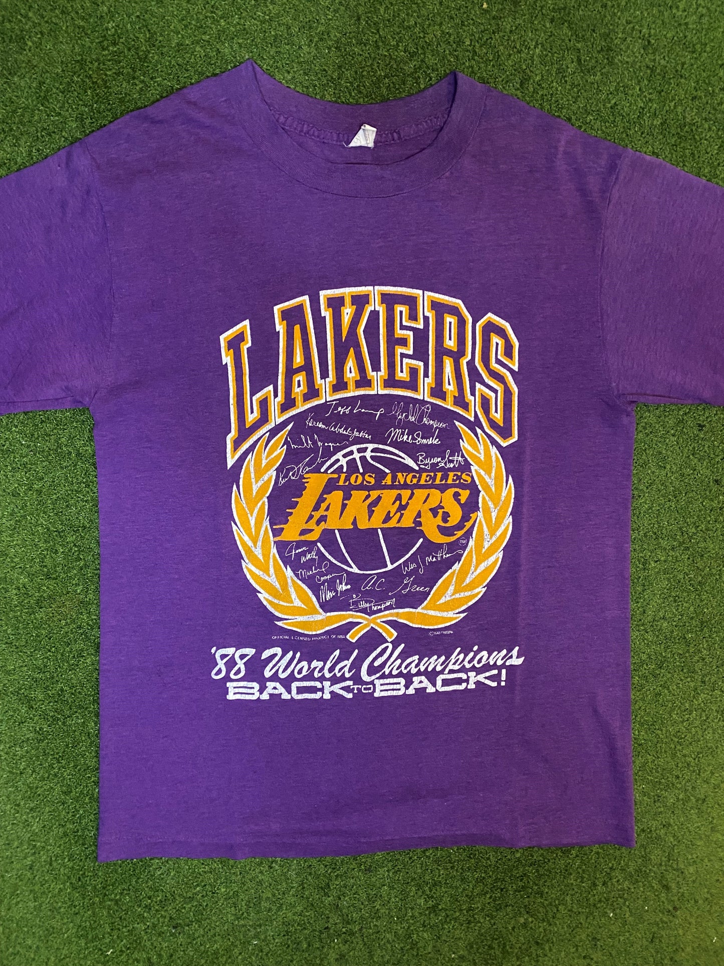 1988 Los Angeles Lakers - World Champions Back to Back - Vintage NBA T-Shirt (Large) - Gametime Vintage