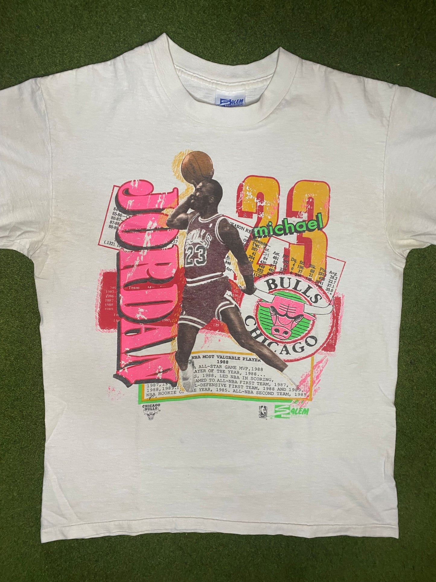 1988 Chicago Bulls - Michael Jordan MVP - Vintage NBA Player T-Shirt (Large) - Gametime Vintage