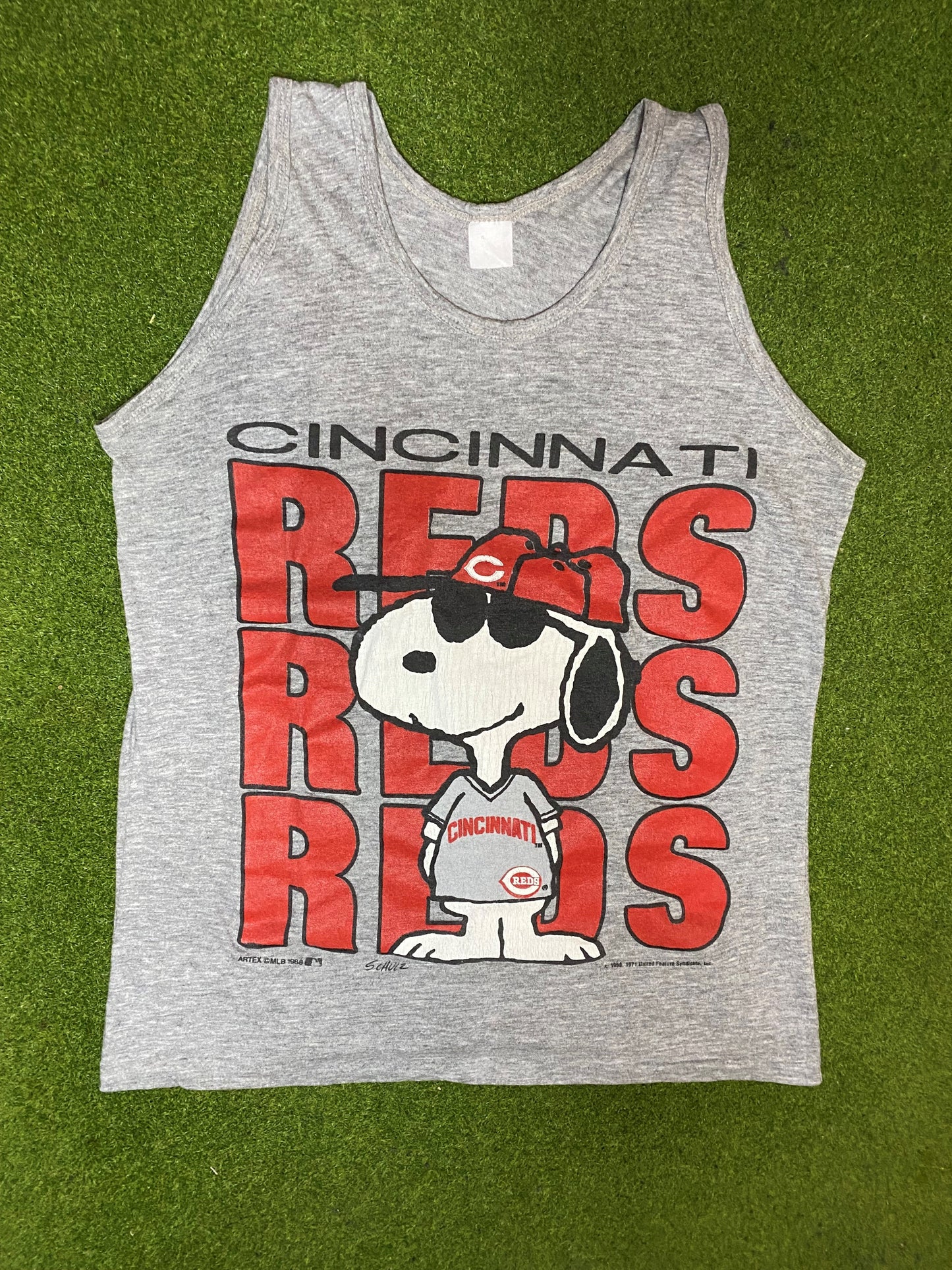 1988 Cincinnati Reds - Snoopy Crossover - Vintage MLB Tank (Medium) - Gametime Vintage