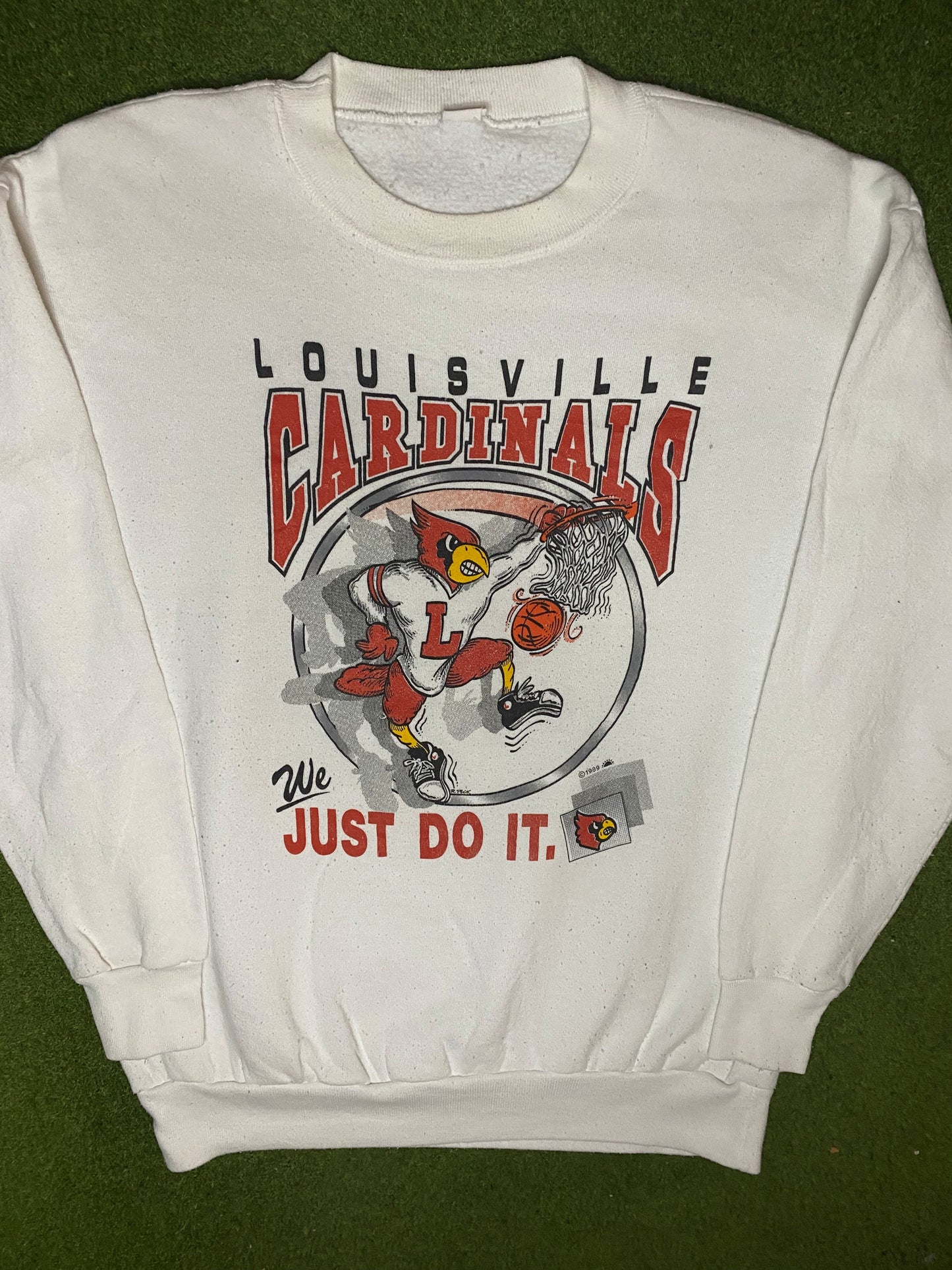 1989 Louisville Cardinals - We Just Do It - Vintage College Basketball T-Shirt (Large) - Gametime Vintage