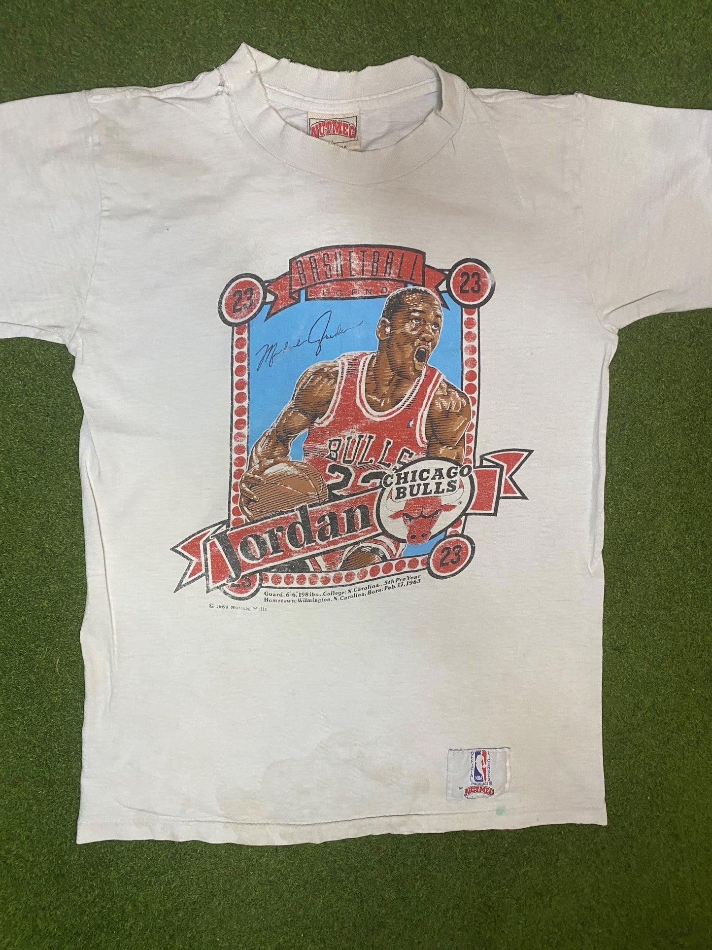 1989 Chicago Bulls - Michael Jordan - Vintage NBA Player T-Shirt (Youth Large) - Gametime Vintage