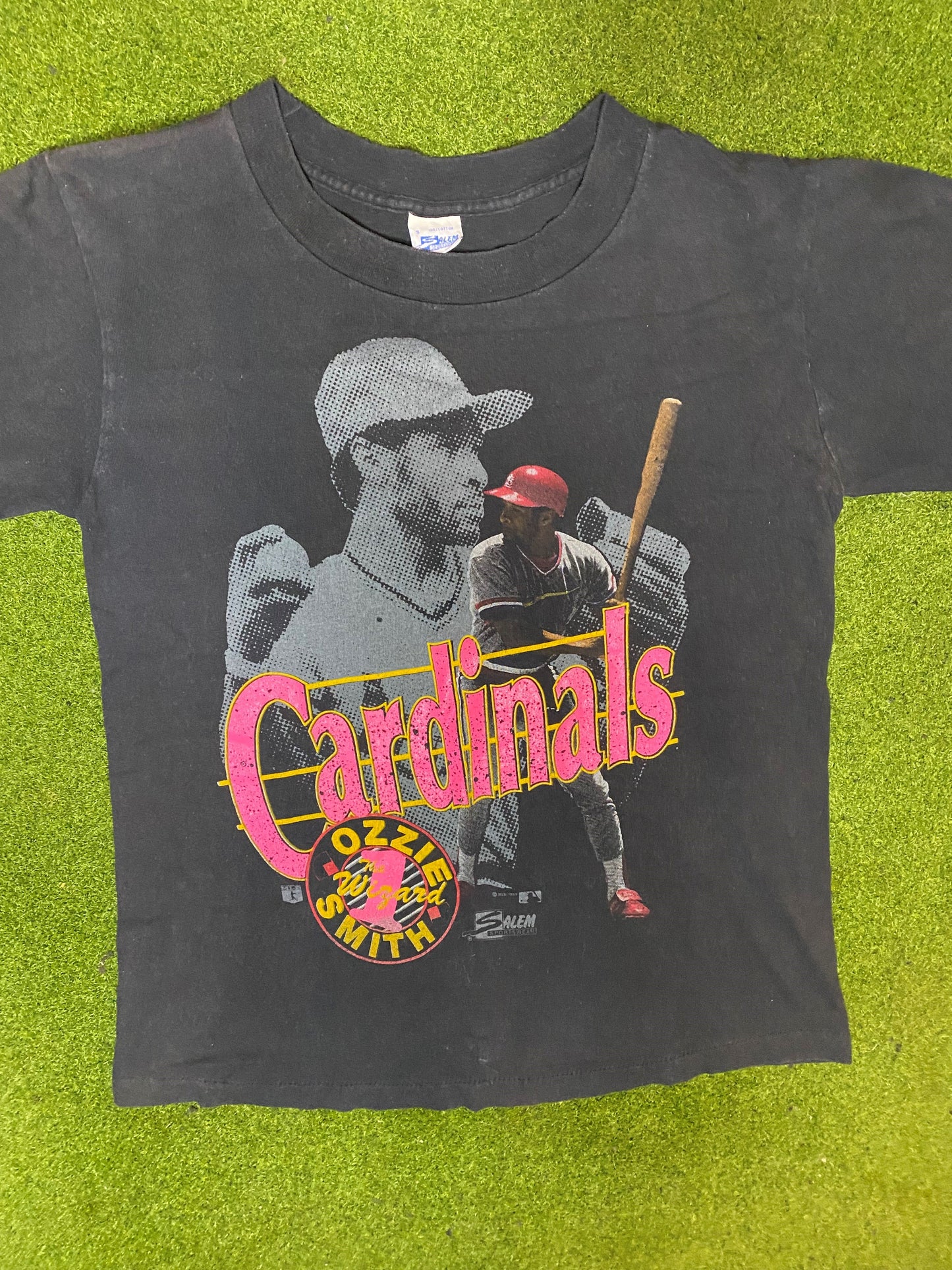 1989 St. Louis Cardinals - Ozzie Smith - Vintage MLB Player T-Shirt (Small) - Gametime Vintage