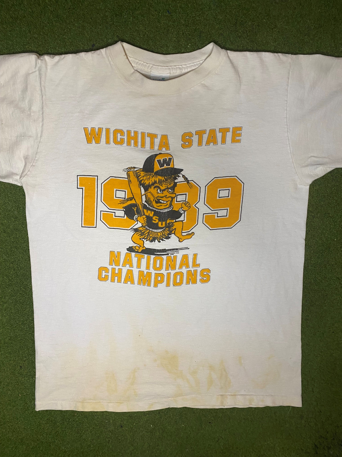 1989 Wichita State Shockers - National Champions - Vintage College Baseball T Shirt (Large) - Gametime Vintage