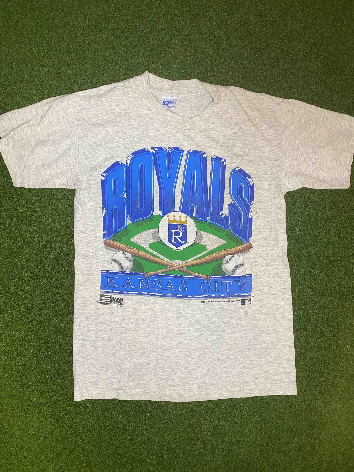 1990 Kansas City Royals - Vintage MLB Tee Shirt (Small) - Gametime Vintage