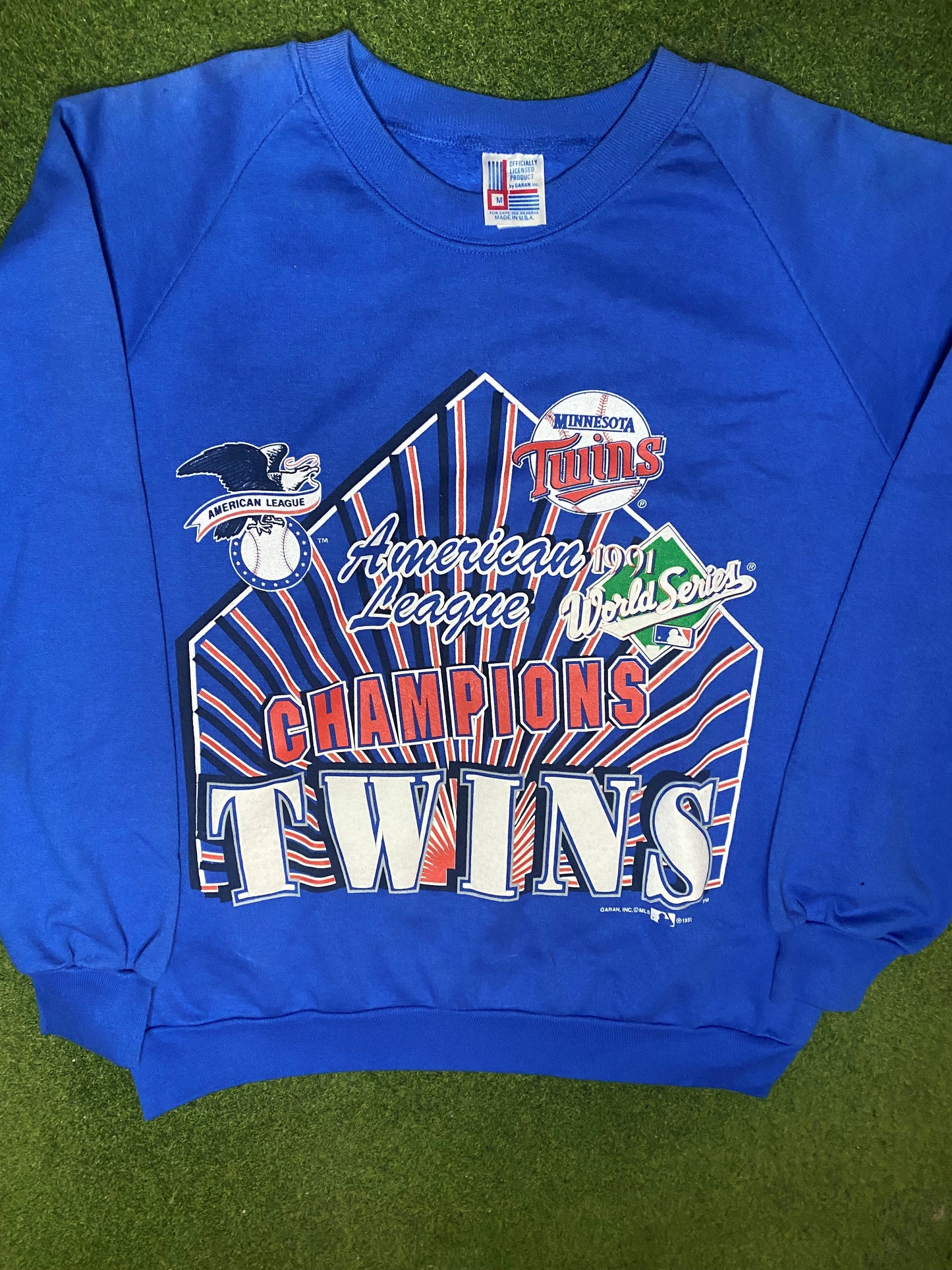 1991 Minnesota Twins - AL Champions - Vintage MLB Sweatshirt (Medium) - Gametime Vintage