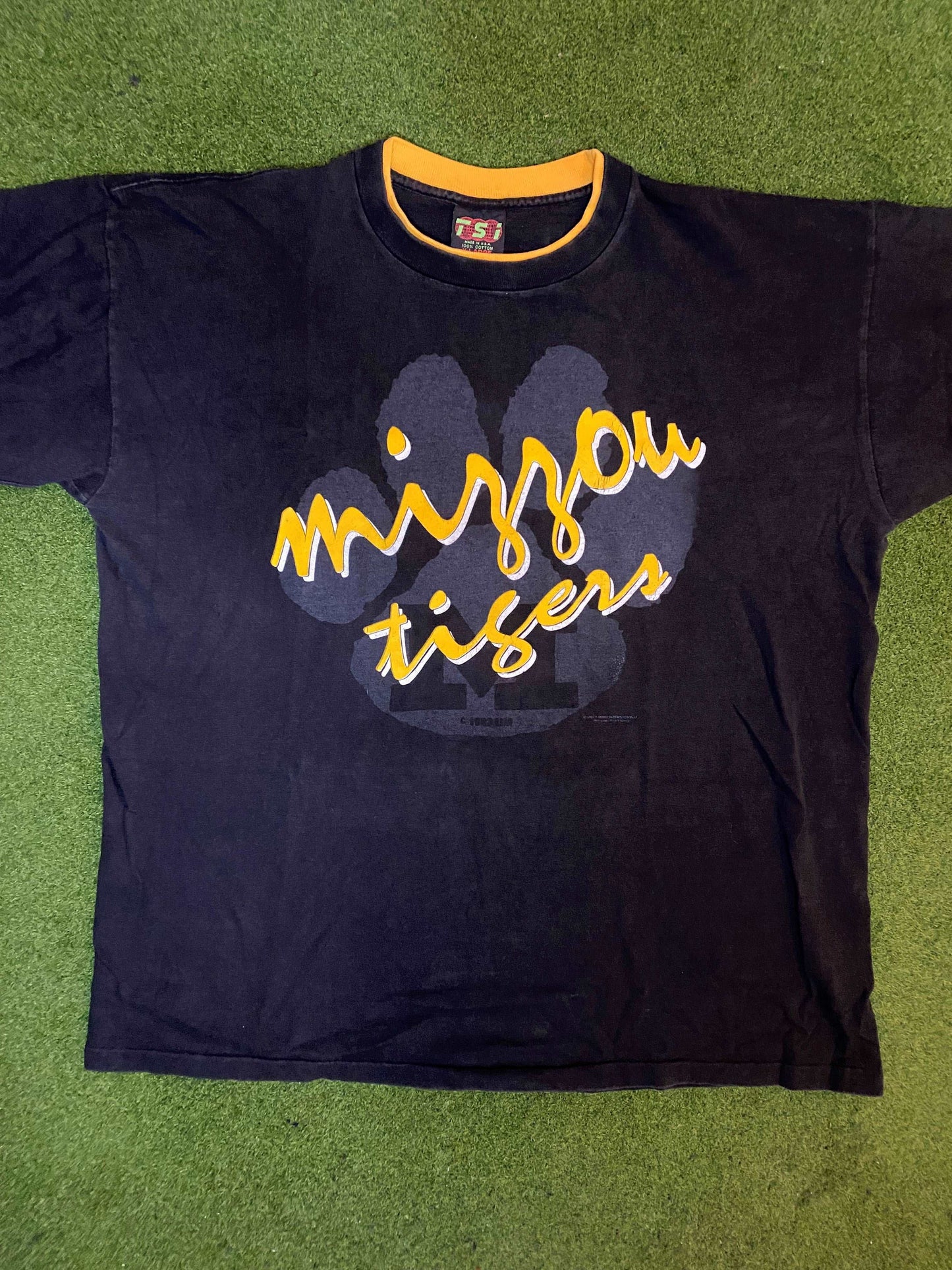 1991 Missouri Tigers - Vintage College T-Shirt (XL) - Gametime Vintage
