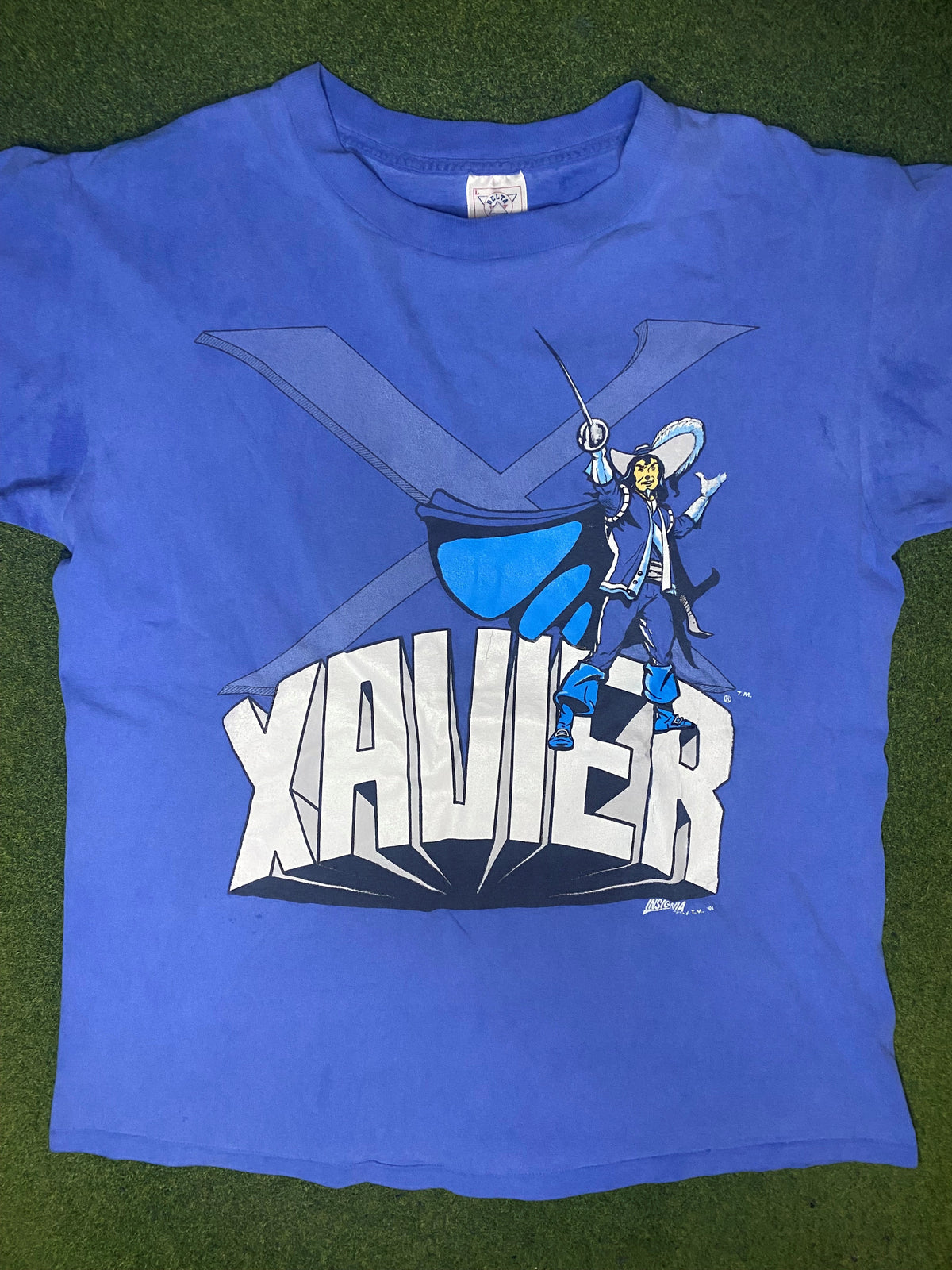1991 Xavier Musketeers - Vintage College T Shirt (Large) - Gametime Vintage