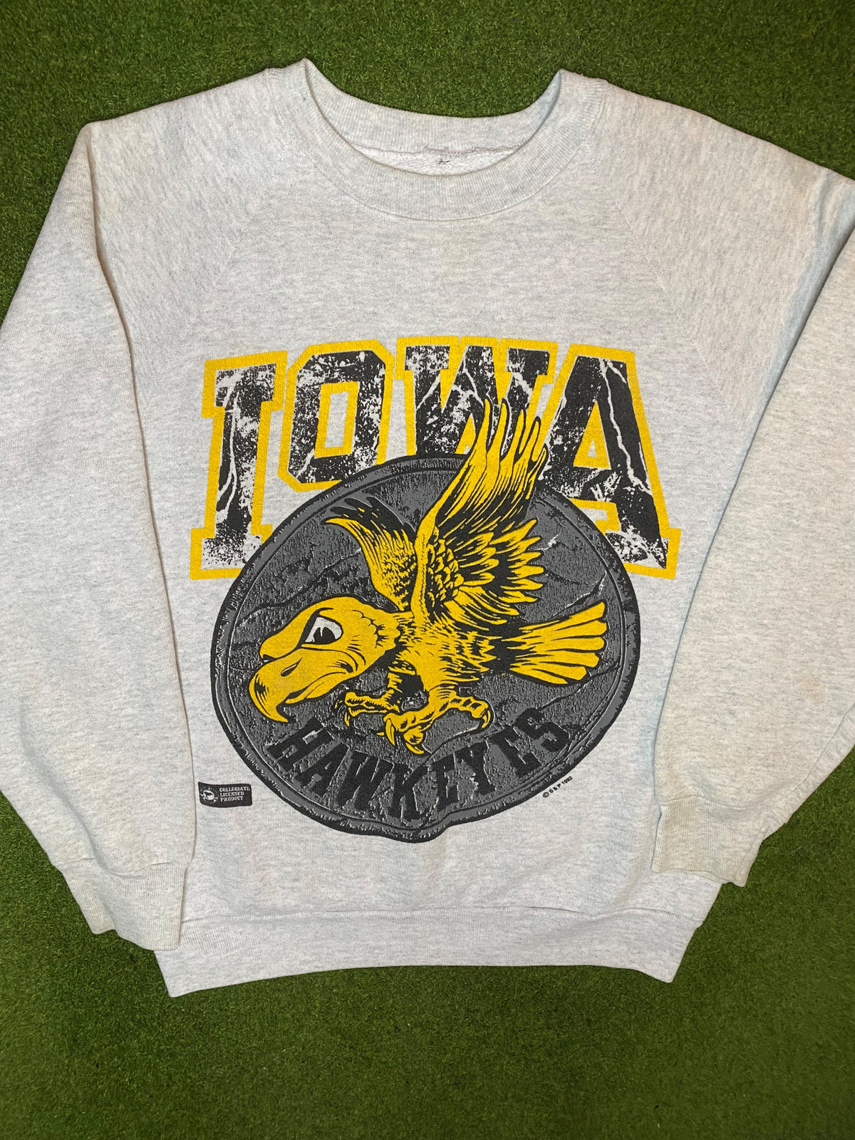 1992 Iowa Hawkeyes - Vintage College Sweatshirt (Small) - Gametime Vintage