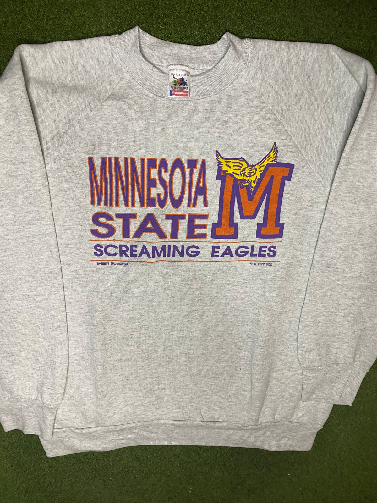 1992 Minnesota State Screaming Eagles - Vintage College Sweatshirt (Large) - Gametime Vintage