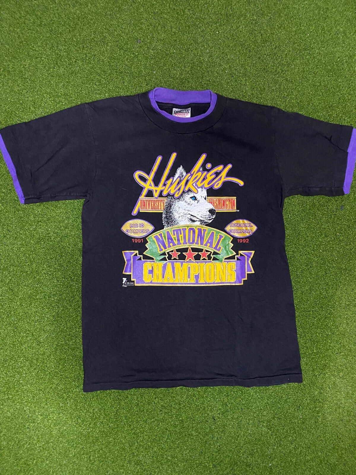 1992 Washington Huskies - National Champions - Vintage College Football Tee Shirt (Medium) - Gametime Vintage