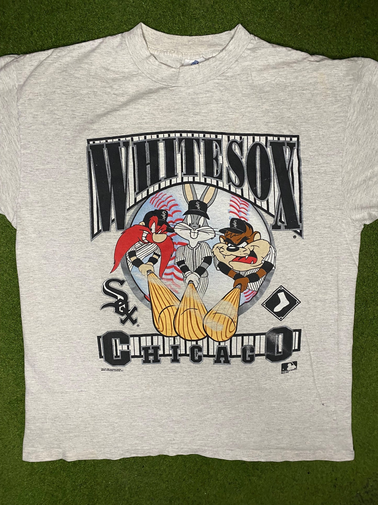 1993 Chicago White Sox - Looney Tunes - Vintage MLB T Shirt (XL) - Gametime Vintage