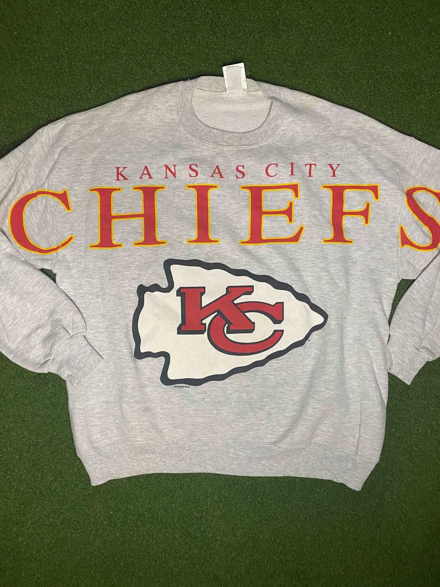 1993 Kansas City Chiefs - Print All Over - Vintage NFL Crewneck (Large) - Gametime Vintage