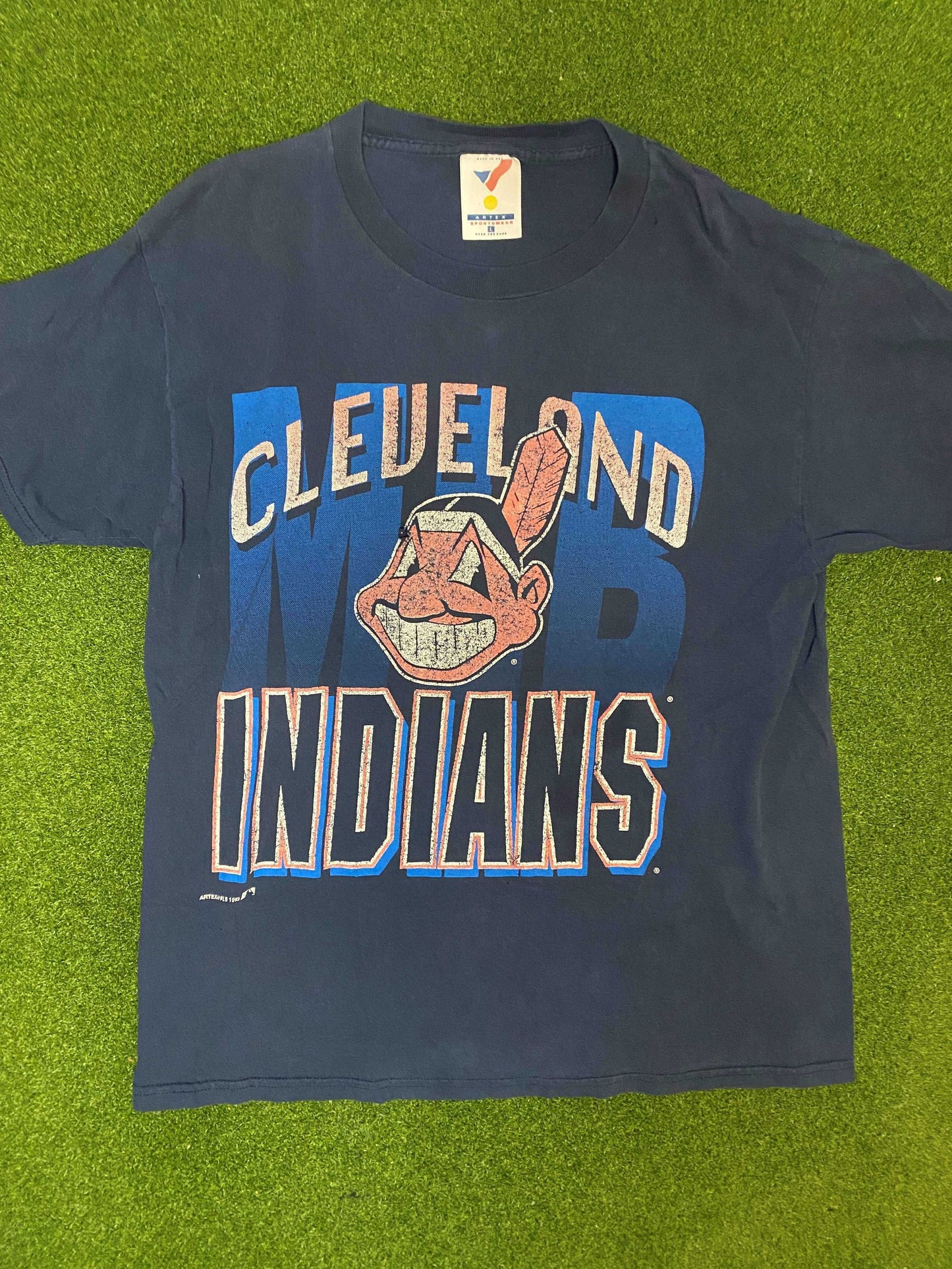 1993 Cleveland Indians - Vintage MLB Tee Shirt (Large) - Gametime Vintage