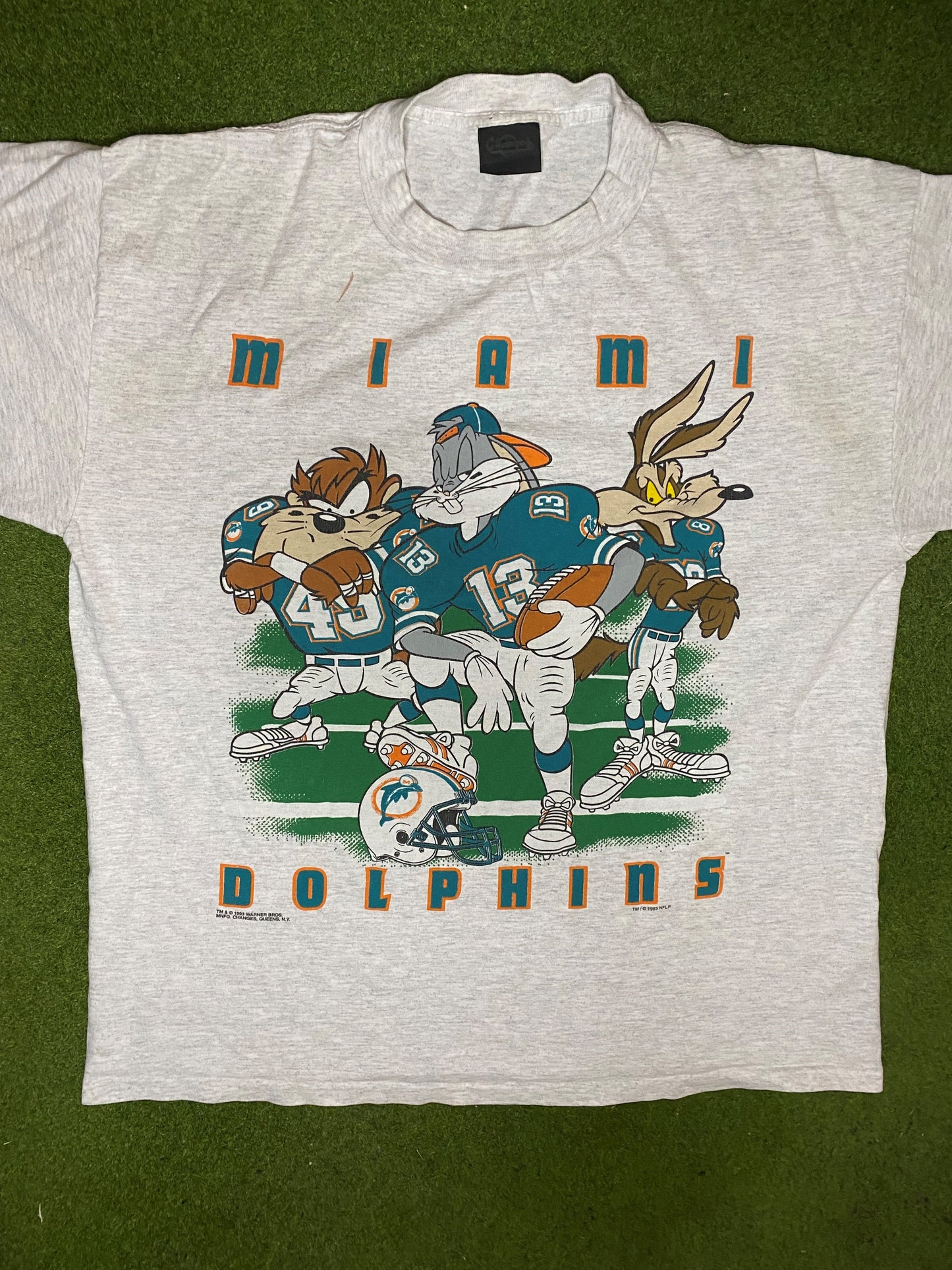 1993 Miami Dolphins - Looney Tunes Crossover - Vintage NFL T-Shirt (XL) - Gametime Vintage