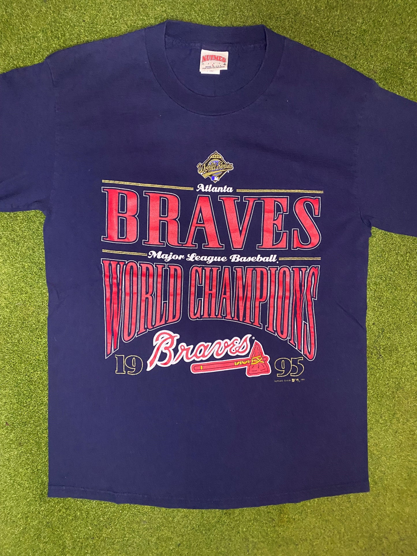 1995 Atlanta Braves - World Series Champions - Vintage MLB T-Shirt (Large) - Gametime Vintage