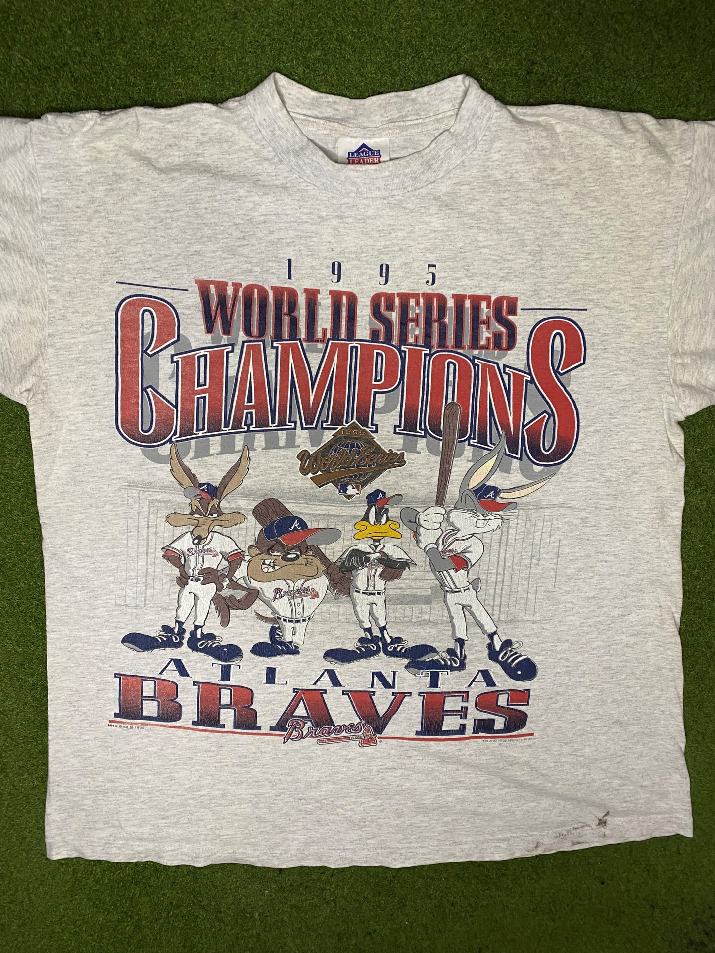 1995 Atlanta Braves - World Series Champs - Looney Tunes - Vintage MLB T Shirt (Large) - Gametime Vintage
