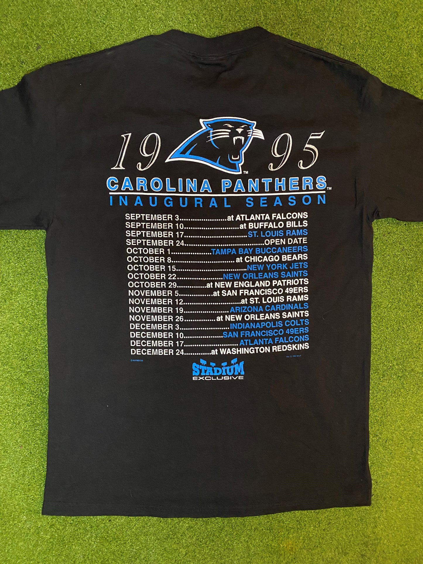 1995 Carolina Panthers - Inaugural Season - Double Sided - Vintage NFL T-Shirt (Large) - Gametime Vintage