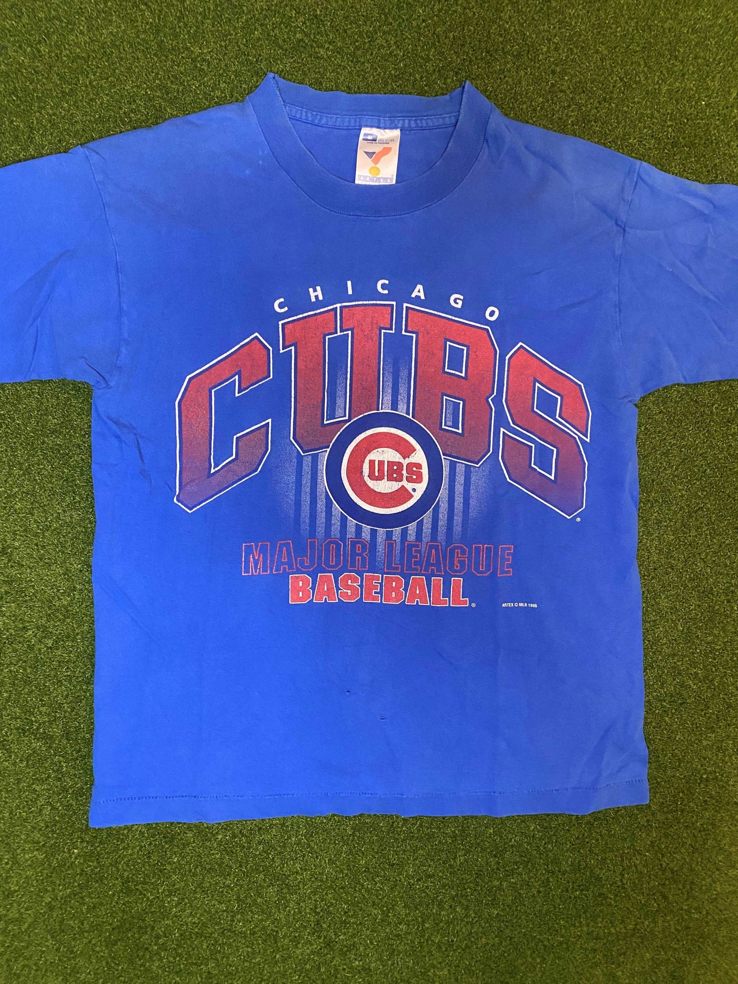 1995 Chicago Cubs - Vintage MLB Tee Shirt (Medium) - Gametime Vintage