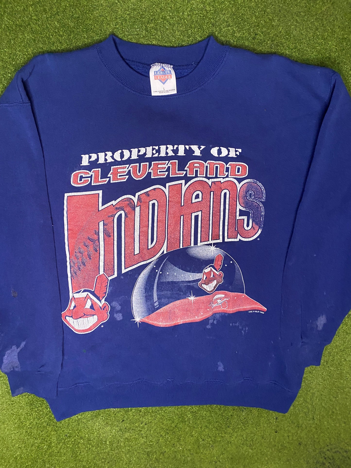1995 Cleveland Indians - Vintage MLB Sweatshirt (Large) - Gametime Vintage