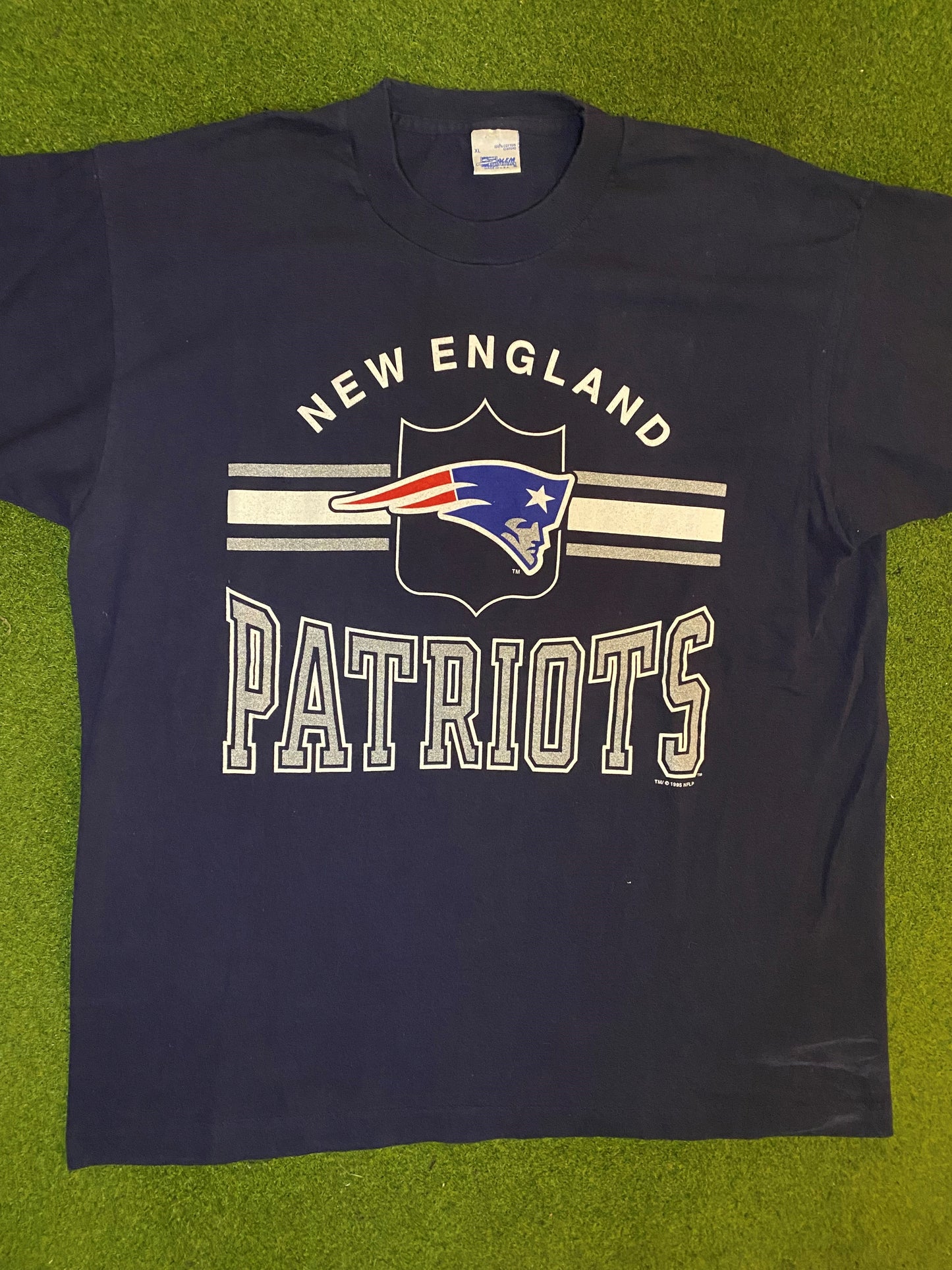 1995 New England Patriots - Vintage NFL T-Shirt (XL) - Gametime Vintage