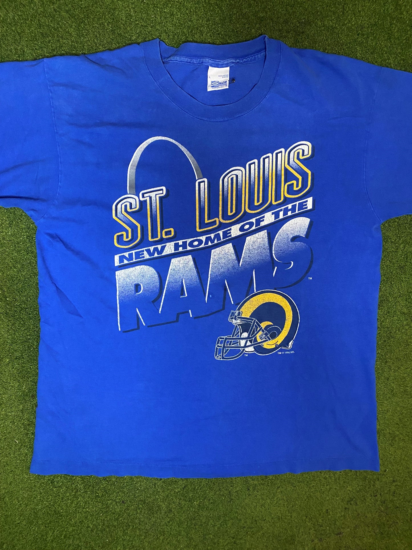 1995 St. Louis Rams - Vintage NFL T-Shirt (Large) - Gametime Vintage