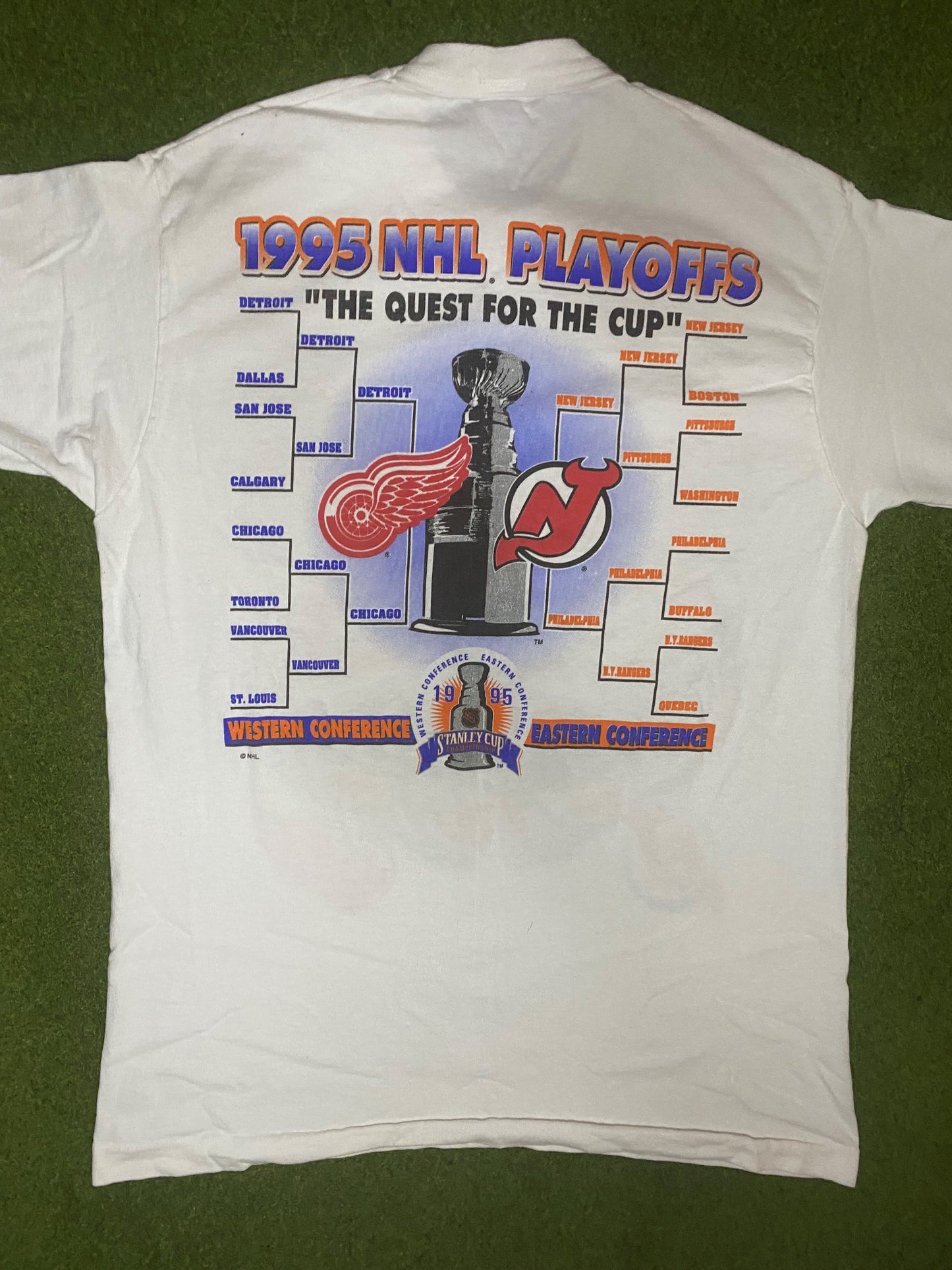 1995 Stanley Cup Finals - Devils Vs. Red Wings - Vintage NHL T-Shirt (Youth XL) - Gametime Vintage