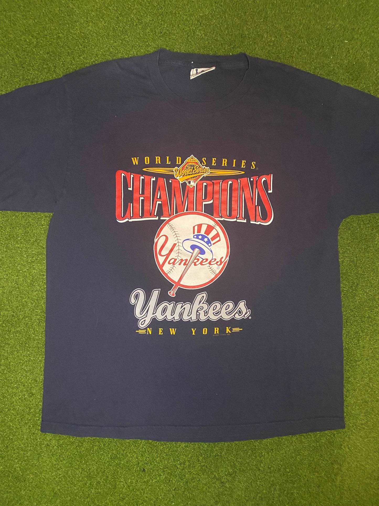 1996 New York Yankees - World Series Champions - Vintage MLB Tee Shirt (XL) - Gametime Vintage