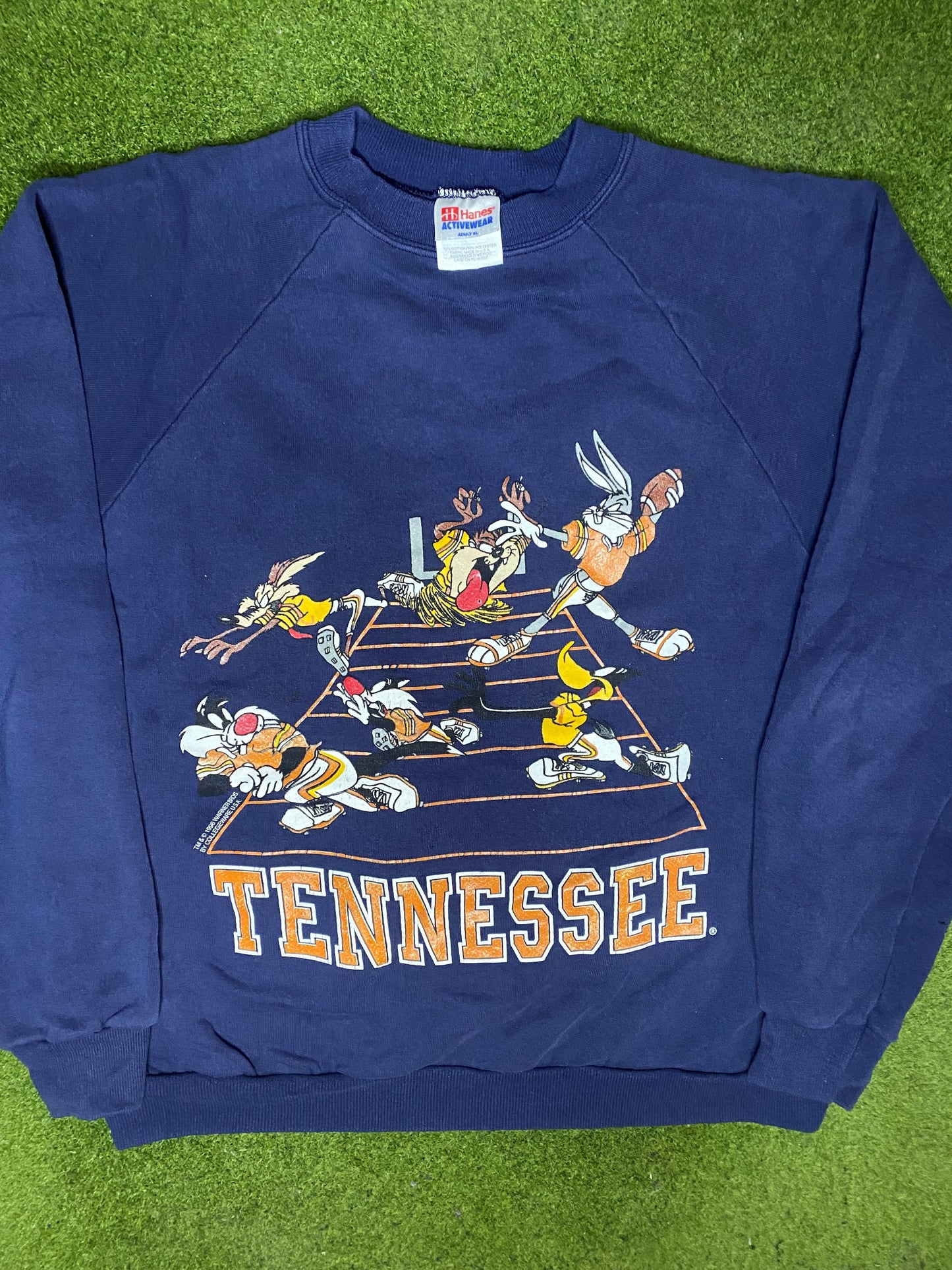 1996 Tennessee Volunteers - Looney Tunes - Vintage College Football Sweatshirt (XL) - Gametime Vintage