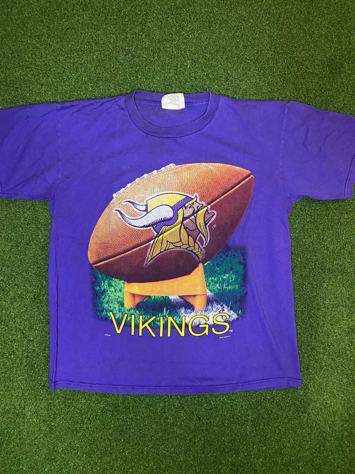 1996 Minnesota Vikings - Big Logo - Vintage NFL Tee Shirt (Large) - Gametime Vintage
