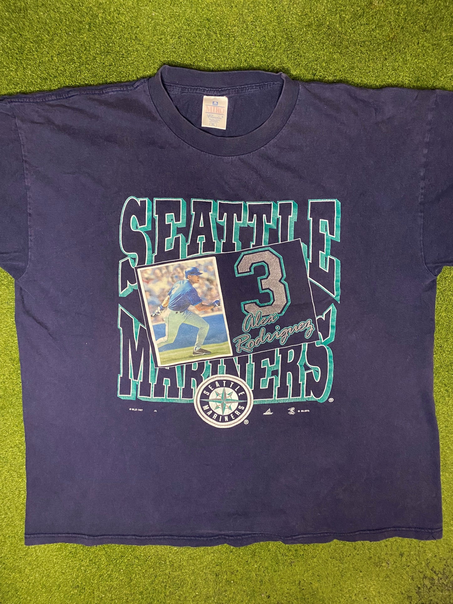1997 Seattle Mariners - Alex Rodriguez - Vintage MLB Player T Shirt (XL) - Gametime Vintage