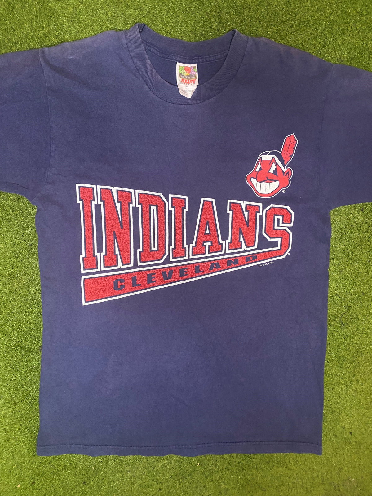 1997 Cleveland Indians - Vintage MLB T-Shirt (Medium) - Gametime Vintage