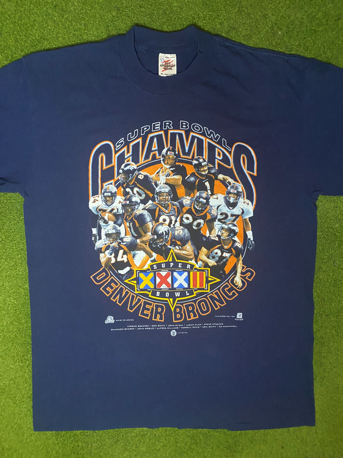 1997 Denver Broncos - Super Bowl XXII Champions Roster - Vintage NFL Tee Shirt (XL) - Gametime Vintage