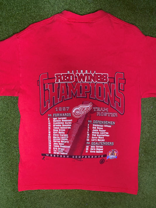 1997 Detroit Red Wings - Stanley Cup Champions - Vintage NHL Tee (Medium) - Gametime Vintage