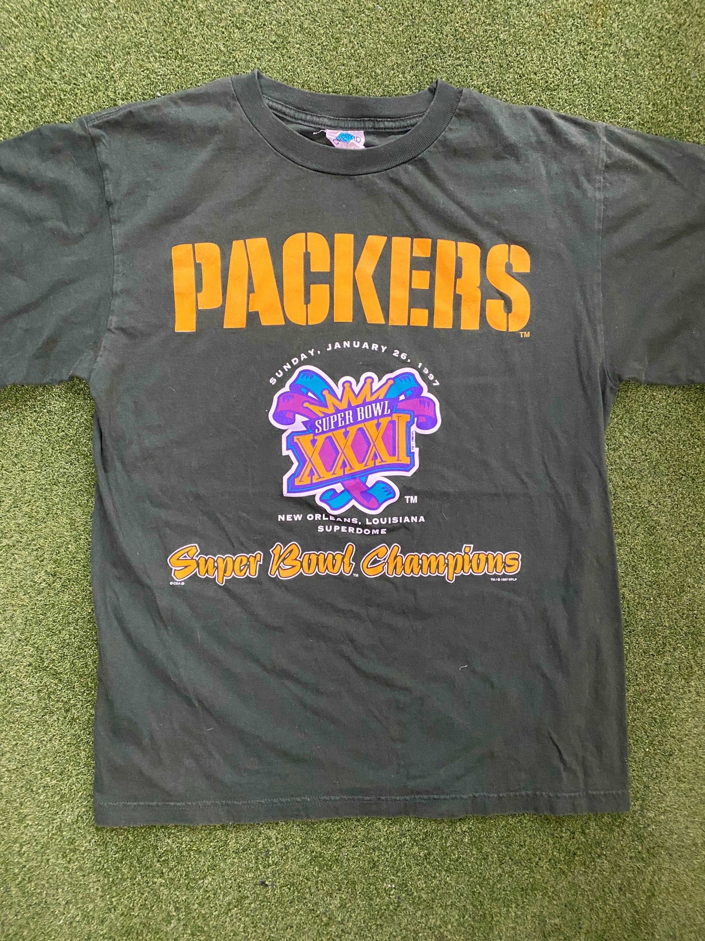 1997 Green Bay Packers - Super Bowl XXXI Champions - Vintage NFL Tee Shirt (Large) - Gametime Vintage