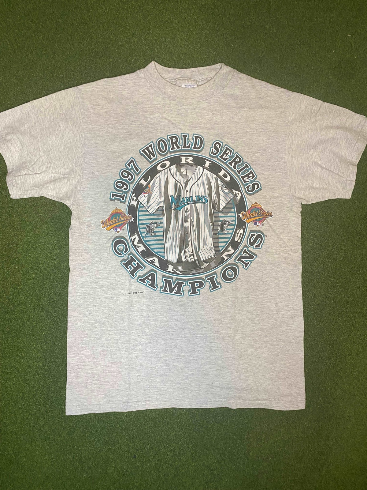 1997 Florida Marlins - World Series Champions - Vintage MLB Tee Shirt (Medium) - Gametime Vintage