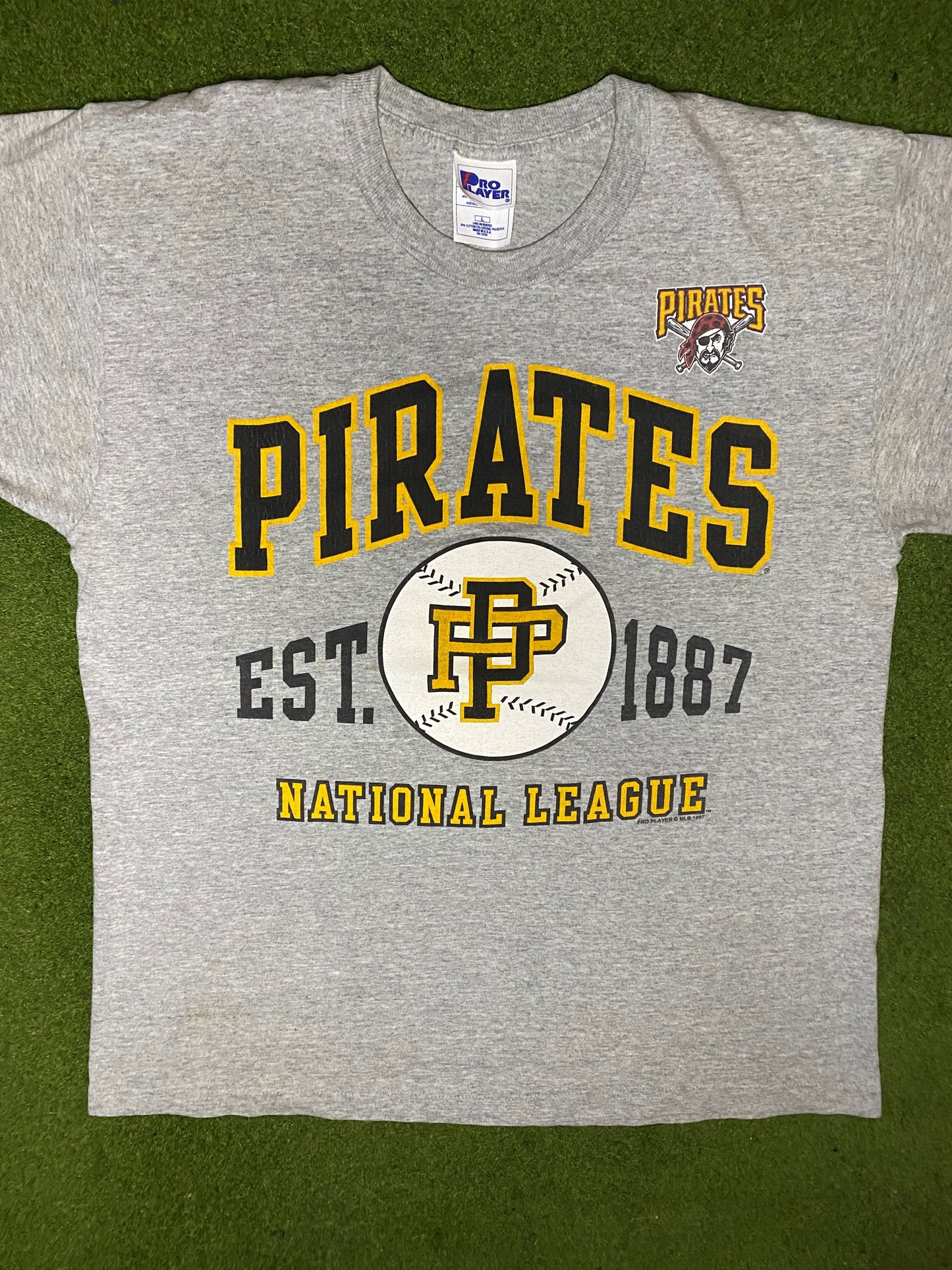 1997 Pittsburgh Pirates - Vintage MLB T-Shirt (Large) - Gametime Vintage