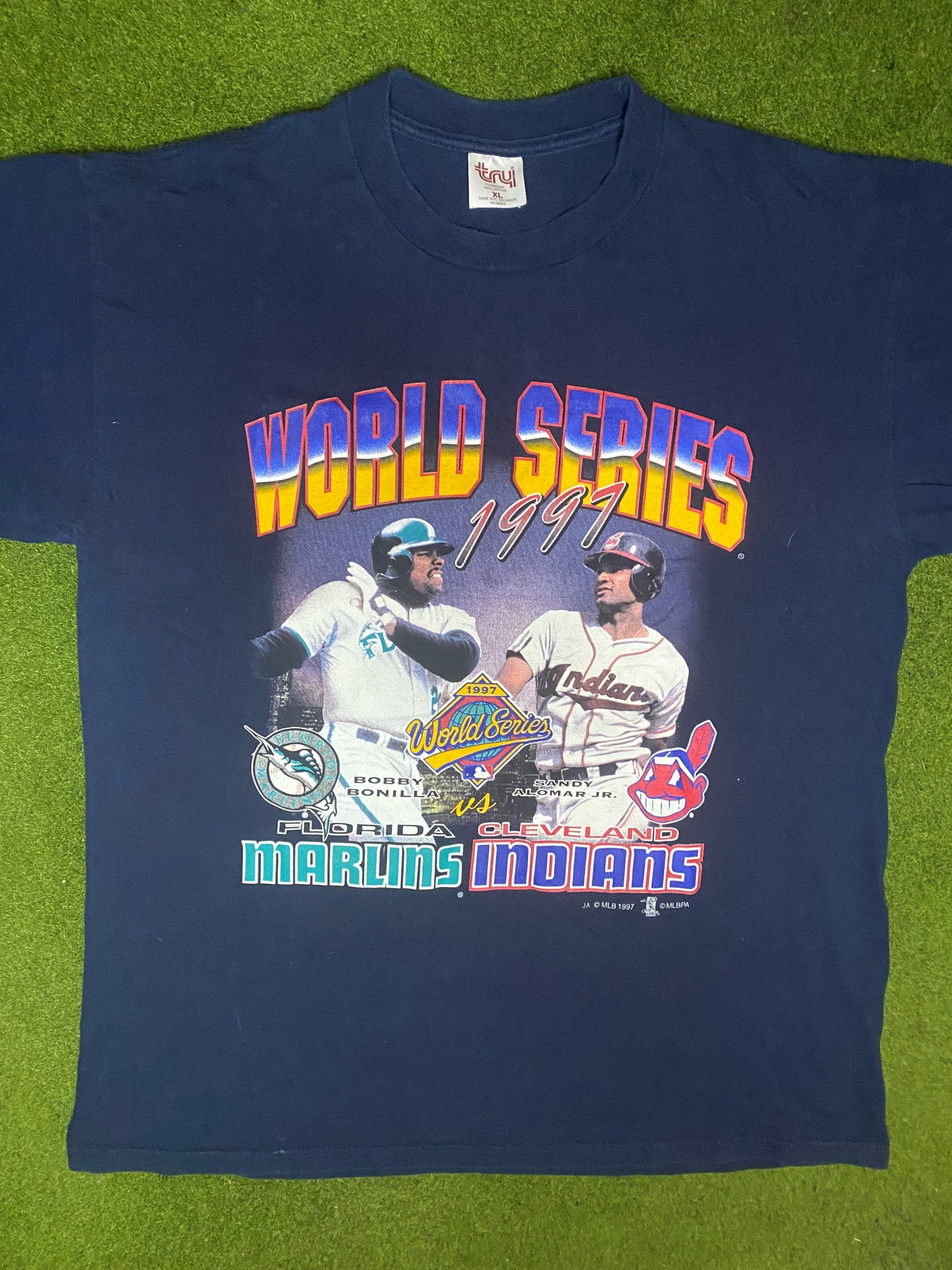 1997 World Series - Marlins Vs Indians Ft. Bonilla and Alomar Jr - Vintage MLB T-Shirt (XL) - Gametime Vintage