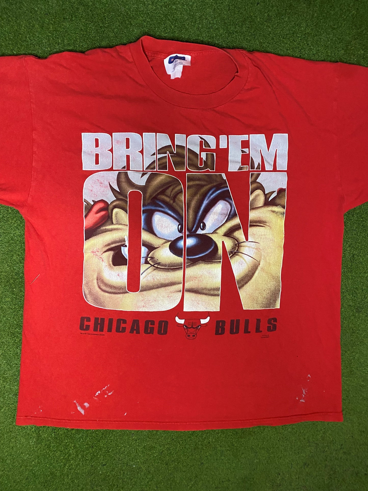 1998 Chicago Bulls - Taz Crossover - Vintage NBA T-Shirt (XL) - Gametime Vintage