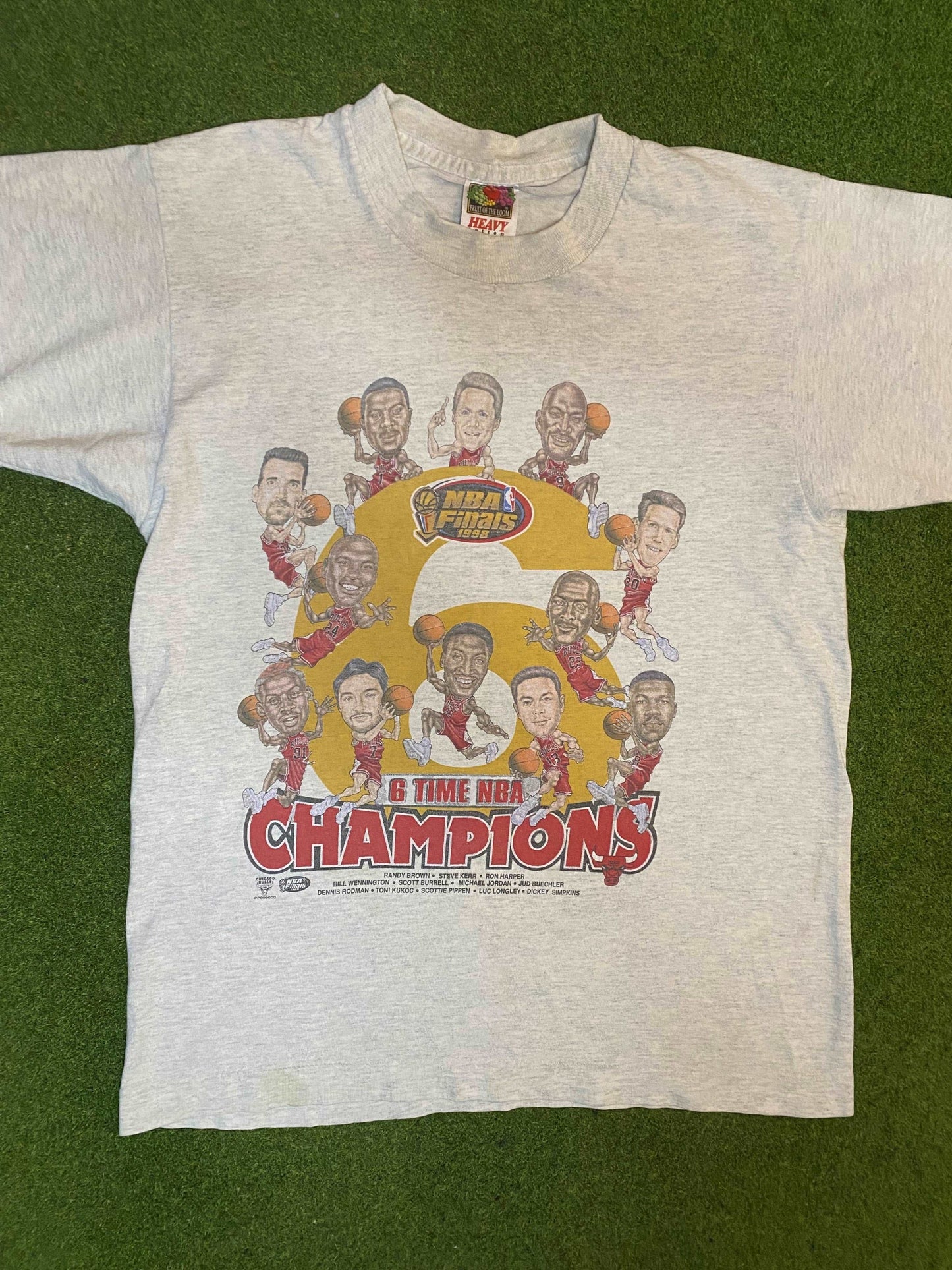 1998 Chicago Bulls - 6x Champions - Vintage NBA Player T-Shirt (Youth XL) - Gametime Vintage