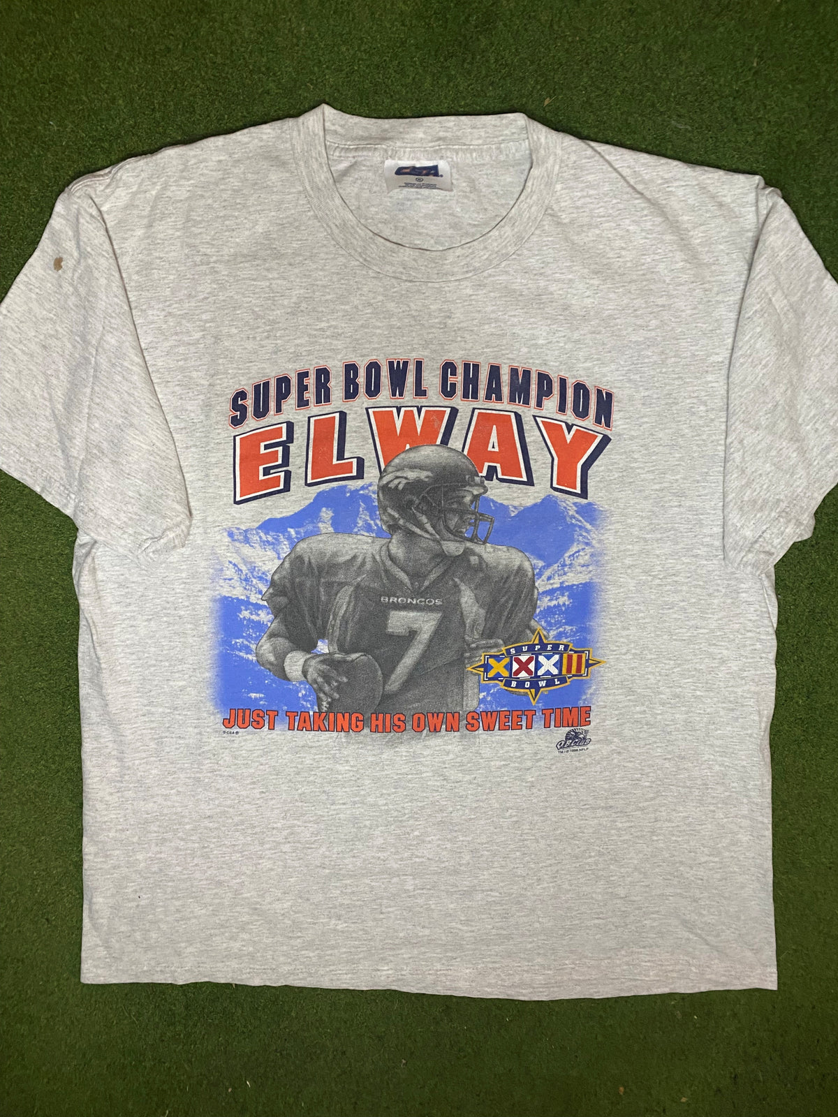 1998 Denver Broncos - John Elway Super Bowl Champion - Vintage NFL T-Shirt (XL) - Gametime Vintage