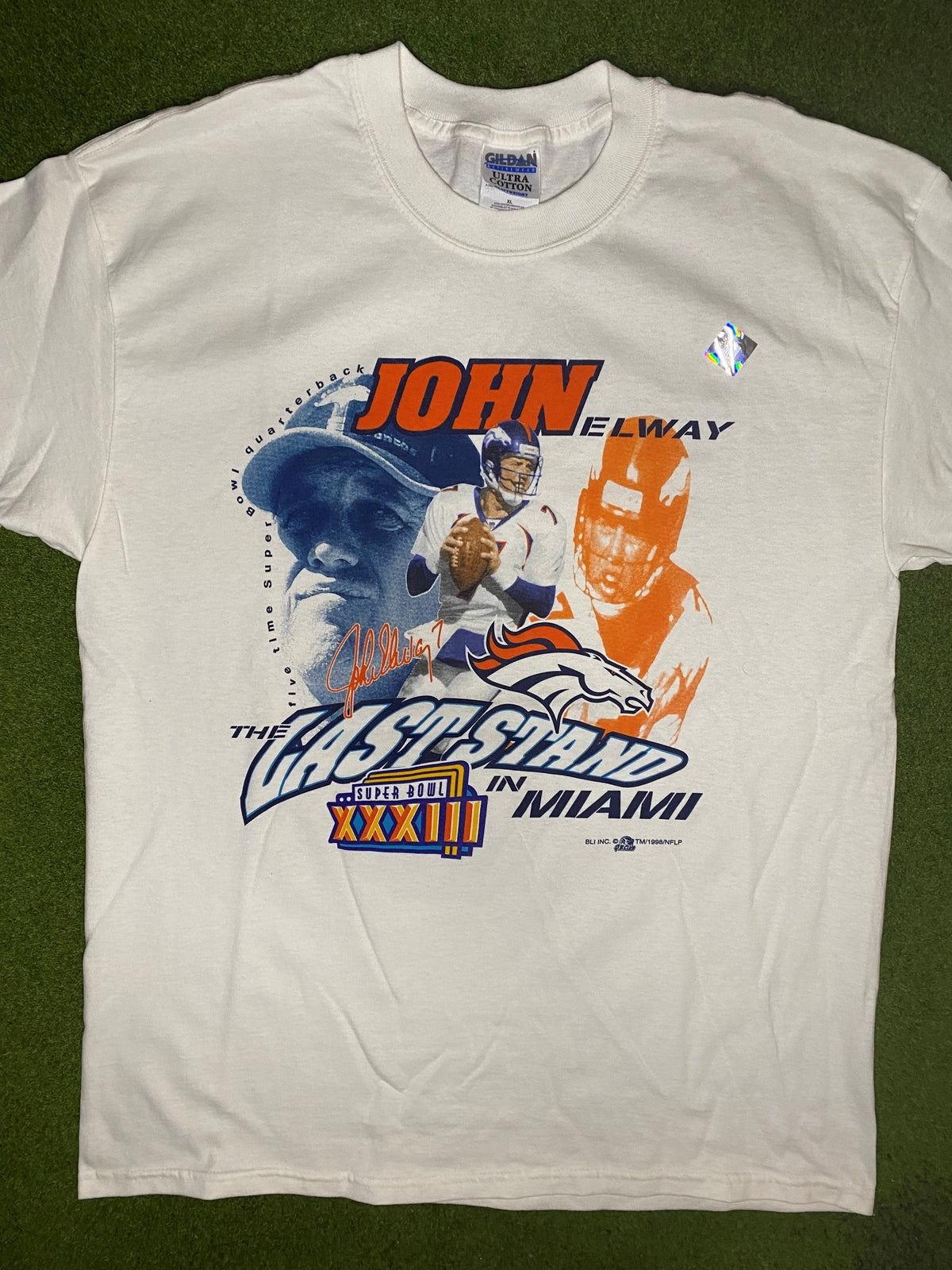 1998 Denver Broncos - John Elway The Last Stand - Vintage NFL Player T Shirt (XL) - Gametime Vintage