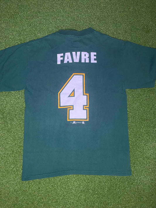 1998 Green Bay Packers - Brett Favre - Vintage NFL Player Tee Shirt Jersey (Medium) - Gametime Vintage