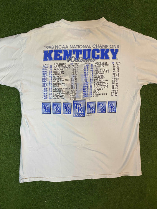 1998 Kentucky Wildcats - National Champions - Double Sided - Vintage College Basketball T-Shirt (Large) - Gametime Vintage